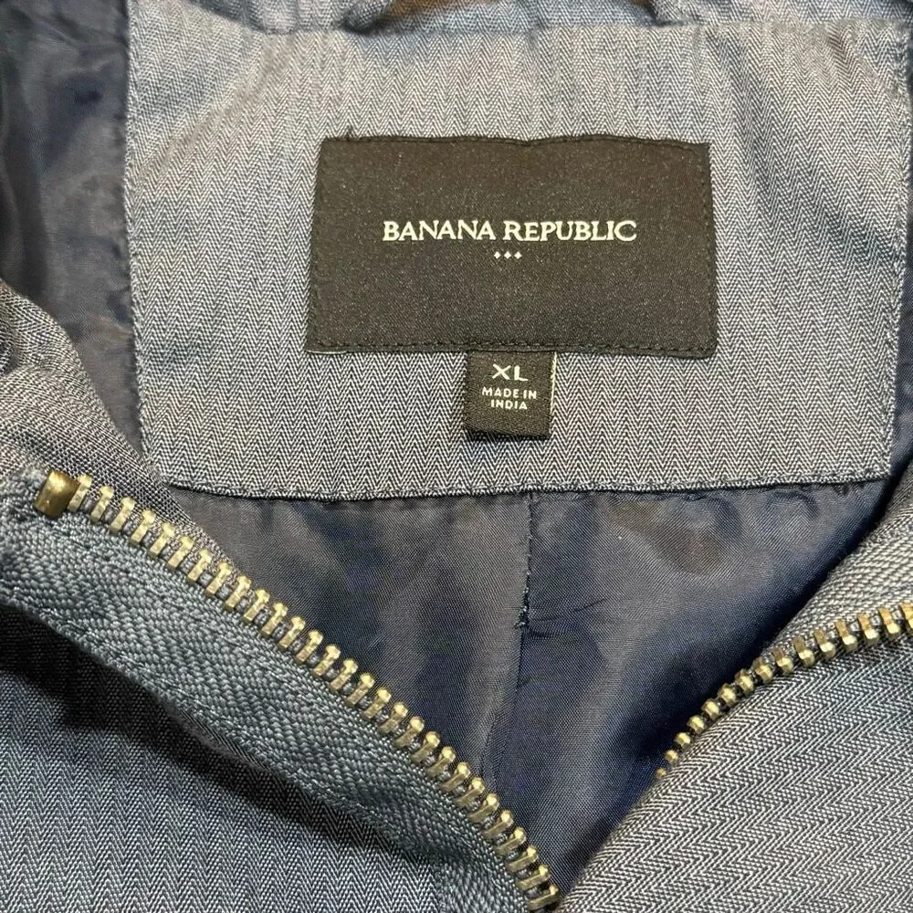 Banana Republic Mac Jacket in Blue Ash. Size XL.